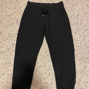 ATHLETA Post Om Jogger Pant in Heather Gray